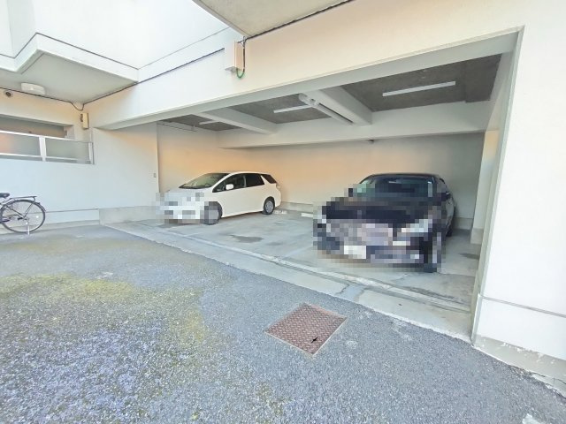 【駐車場】