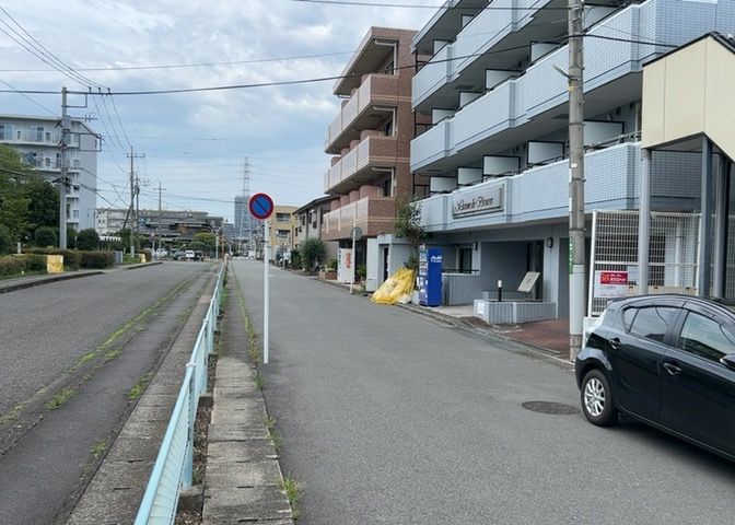 隣家の土地はどうなっているのか、生活利便施設が近くにあるのか、学校まで近いかなど、お客様のライフスタイルにあわせたイメージが重要です。また、近くにあると困る施設が近くにないかも確認するといいでしょう。