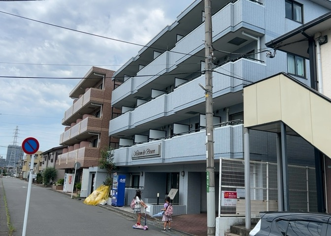 景色重視でお家選ぶをするとスーパーが遠い！学校が遠い！など生活をするうえで利便性で困ることもあります。まず一度現地を見学する際に、周辺の施設などがあるかを確認し、暮らし始めた後のことを想像しましょう。