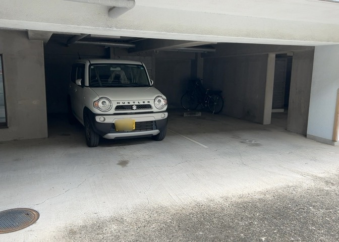 マンションの駐輪場は、事前に空きがあるか確認を取ると安心です。せっかく入居したのに駐輪スペースがない！なんてことになったら大変ですよね。そこで、内見時や購入前にはまず事前に確認しておくと良いでしょう。