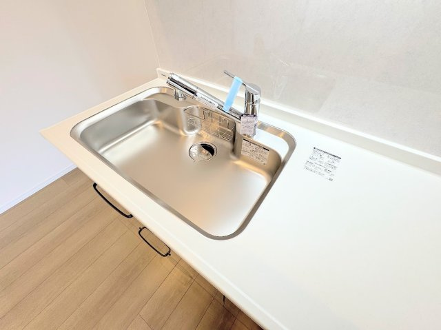 ◆広々したキッチンシンク。洗い物が多い時にも快適にご利用いただけます。