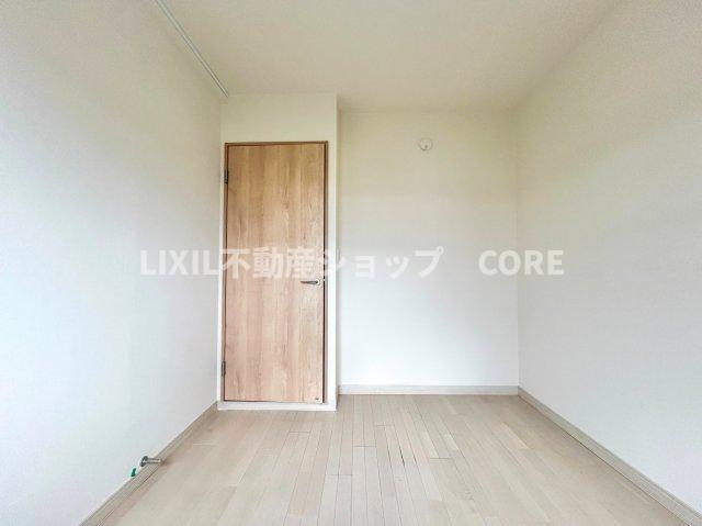 子供部屋には十分の広さです。収納もあるので、勉強机もベットも十分に配置可能な空間！
