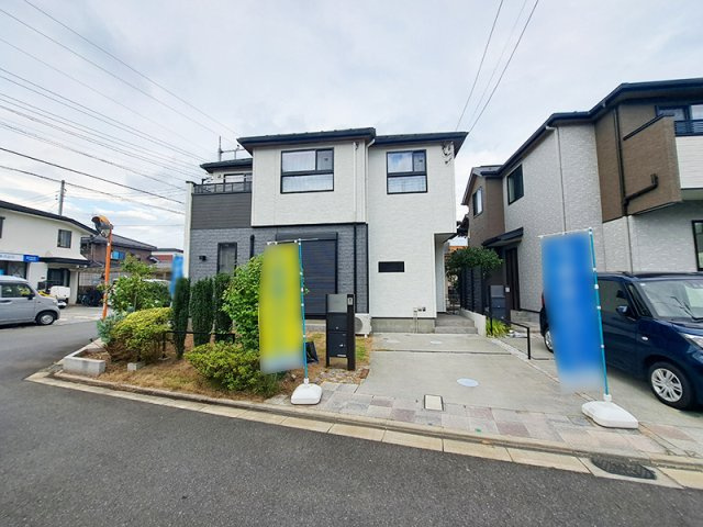 宅配ボックス付きですので、不在時の荷物の受け取りもラクラク。