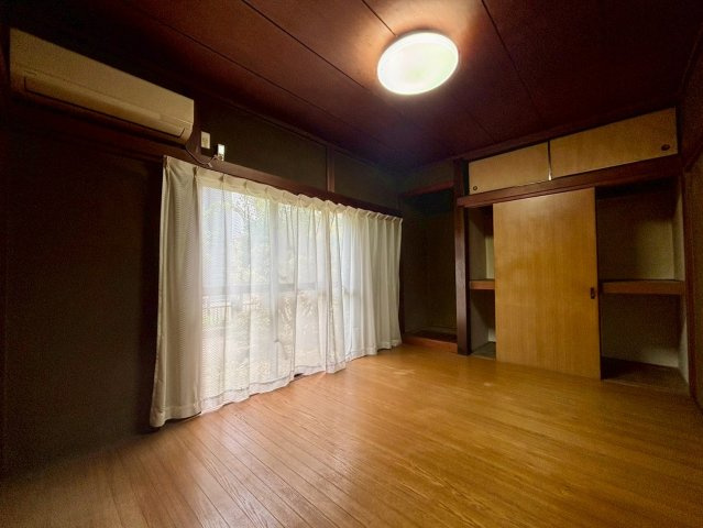 落ち着く雰囲気の居間になります！