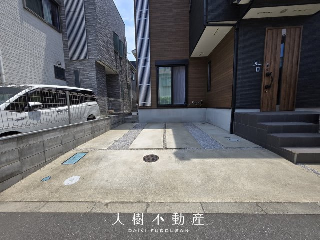 駐車2台可の便利なスペースで、日々の暮らしが快適に