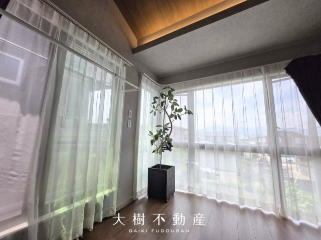 空に近いリビングで、毎日が心地よくなる住まい