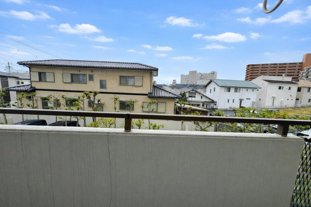 お洗濯にも便利なバルコニー付き