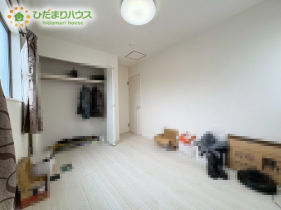 机にベットを置けば子供部屋の完成です！