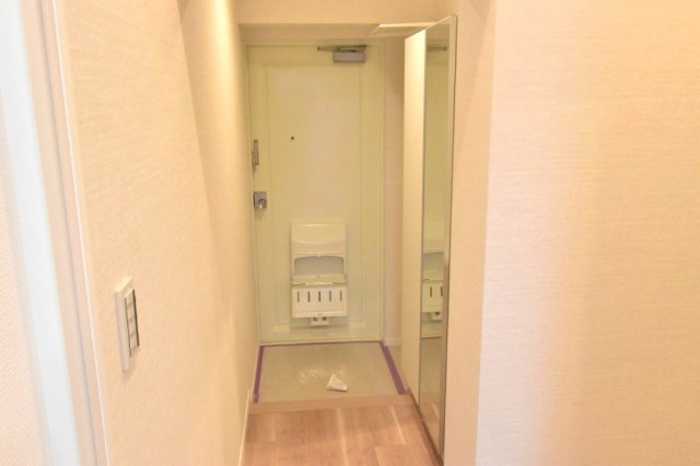 お出かけ前に姿鏡で確認でき便利！
