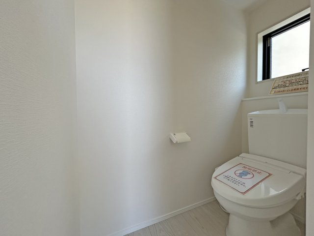 トイレは2か所あり、朝の混雑も安心です（施工例）　