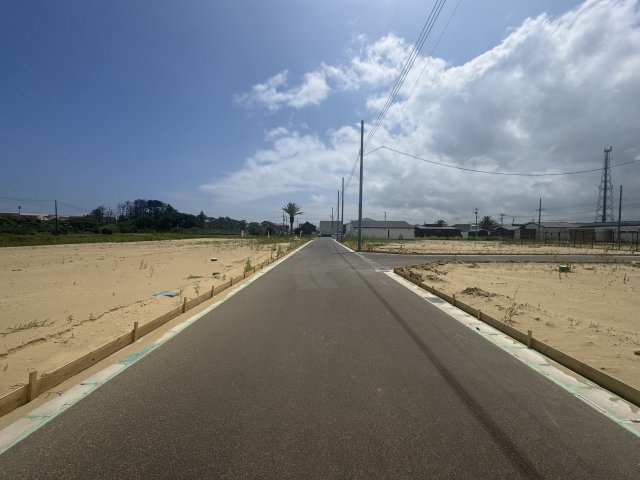 現地周辺は開発分譲地になるのでこれから綺麗な分譲地になっていきます♪