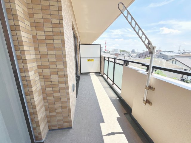 お洗濯にも便利なバルコニー付き