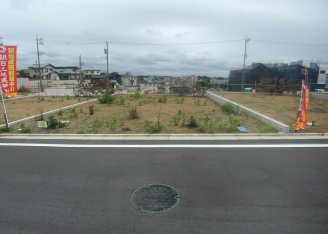 土地探しをしていると都市計画区域という言葉を目にすると思います。法律によって、都道府県知事や国土交通大臣が指定するエリアのことを指しており、都市計画区域は市街化区域と市街化調整区域に分けられています。