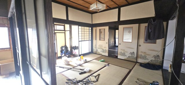 室内はリフォーム途中。