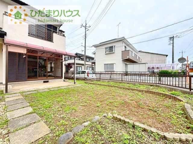 お庭付物件になります！お庭遊びや、プールなどお子様も大喜び(^^)