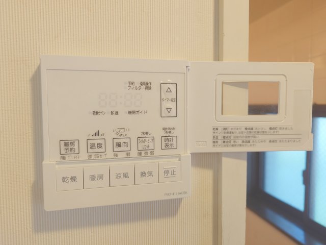 浴室乾燥機付きで、ヒートショックのリスクを軽減・カビや雑菌の発生を抑制・衣類乾燥ができます。