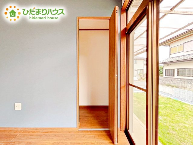 暮らしのちょうど良いところにクローゼットを配置することで家の中がスッキリと片付きます。掃除道具や家族それぞれの小物などを適材適所で収納可能。