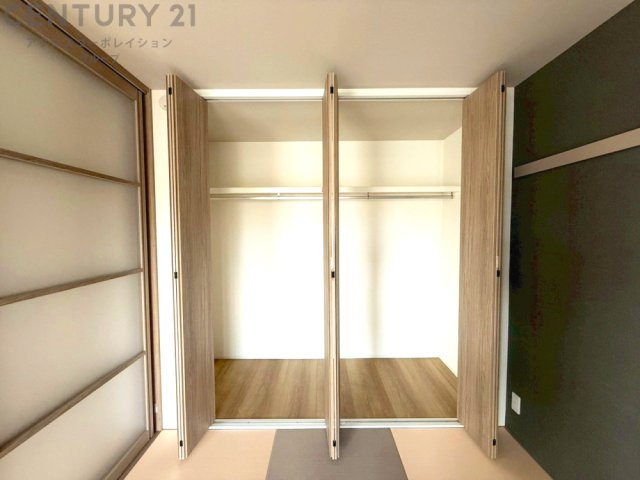 衣類やアクセサリー、小物類の収納が便利で整理整頓がしやすく、部屋の美観を保ちつつ、スペースを最大限に活用できます。衣服のしわやダメージを防ぎ、長持ちさせることができます。