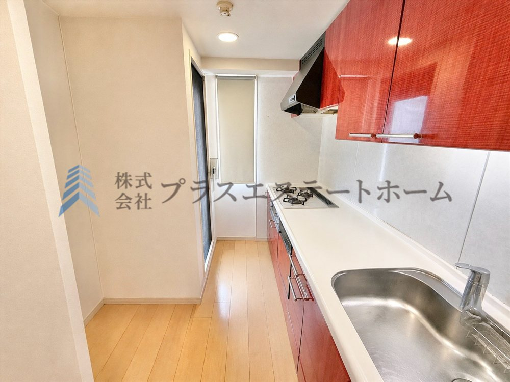 食器洗浄乾燥機付きのキッチン♪※画像は実際の写真に家具・調度品を消去するAI加工を施しています