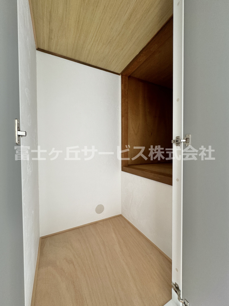 奥行のある収納スペースです