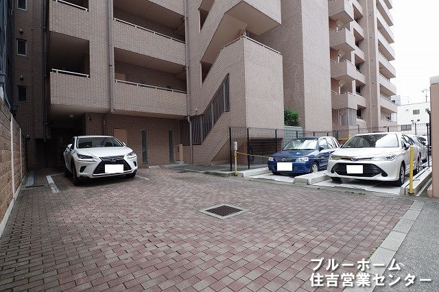 敷地内にある駐車場です！