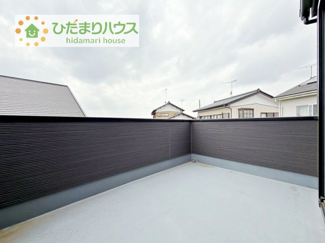 広々としたバルコニー。お洗濯物もぜーんぶ干せちゃいます！！