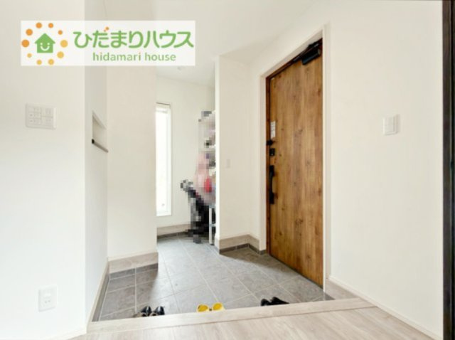 玄関が広いので親子で並んで仲良く靴が履けますね(^^)/