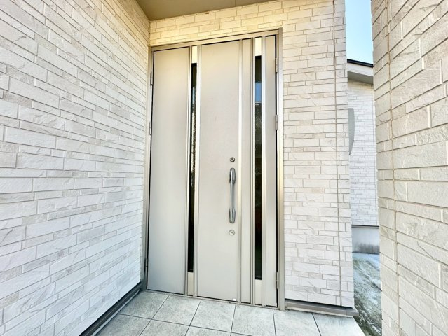 高級感のある玄関ドア(^^♪