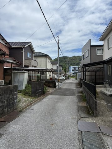 住宅街の一角で静かに暮らせそうな環境です。