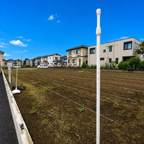 静かな街並みの中で、心やすらぐ新しい生活を。閑静な住宅街が、あなたの暮らしを優しく包み込みます