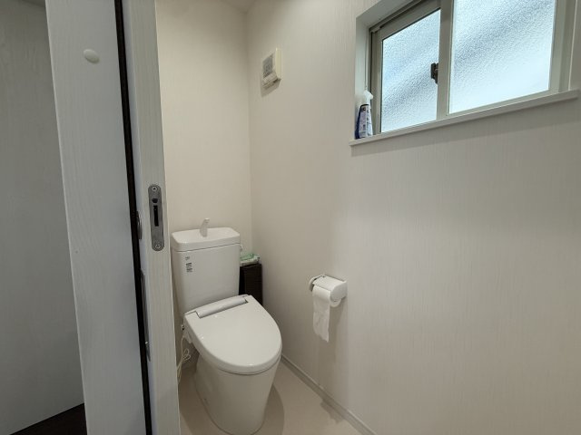 二階にもトイレがあり便利です！