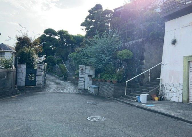 物件の詳細については、現地を見てわかること以外に、役所や法務局などで調べないとわからないことがあります。そのため、現地に行く場合は、もしこの物件を買ったらどのような生活ができるかをイメージしましょう。
