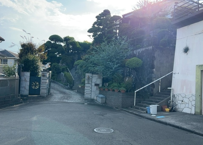 家を建てる前提で土地を探している場合、地盤の丈夫さは譲れない条件の一つです。地盤が脆弱だと追加工事が必要となります。また、過去に地盤沈下や液状化現象を起こした土地は、できるだけ避けた方がいいでしょう。