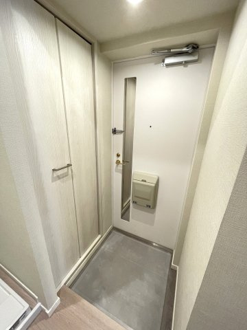 大容量シューズボックスは、家族全員分の靴を収納して、スッキリとした玄関に。　