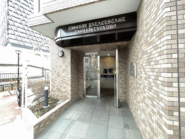 マンションの顔でもある、高級感漂うエントランス。　