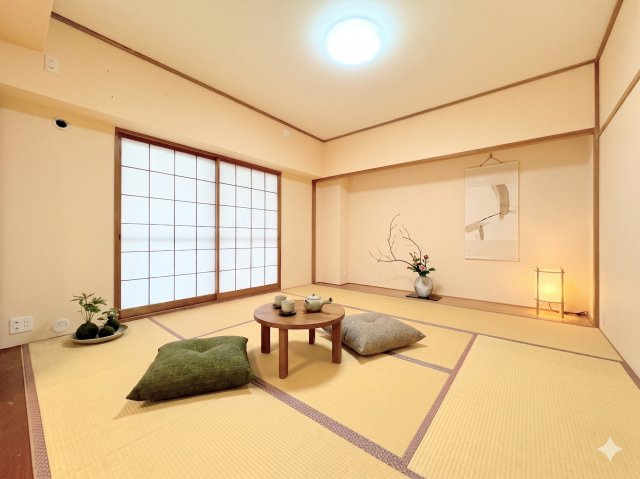 ◆柔らかい陽光が差し込む明るいお部屋を演出する設計。彩光の取れる窓が気持ちの良いお部屋を創り上げます。(家具はイメージです)