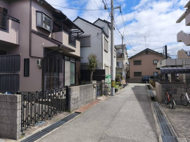 南向きバルコニーで陽当たり、風通し良好。バルコニーが2か所ございますので、、お洗濯物をたっぷりと干す事ができます。