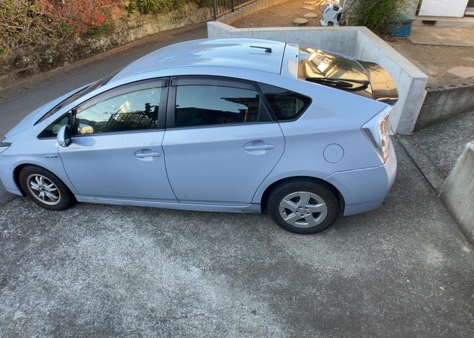 駐車場と明記されていても、最小スペースでつくられた駐車場だと大型車は駐車できなかったり、出入りしにくくなったりする可能性があります。お車のサイズと購入したい物件の駐車場のサイズを現地で確認しましょう。