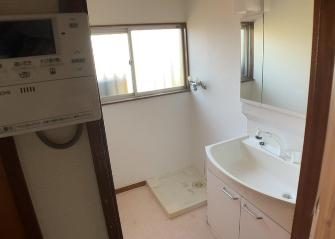 ランドリースペースも気になります。洗濯機置場があり「洗う、干す、取り込む、アイロンがけ、たたむ」など、洗濯に関する家事をするための空間です。広さや収納など付帯設備も含めて、詳細は現地でご確認ください。