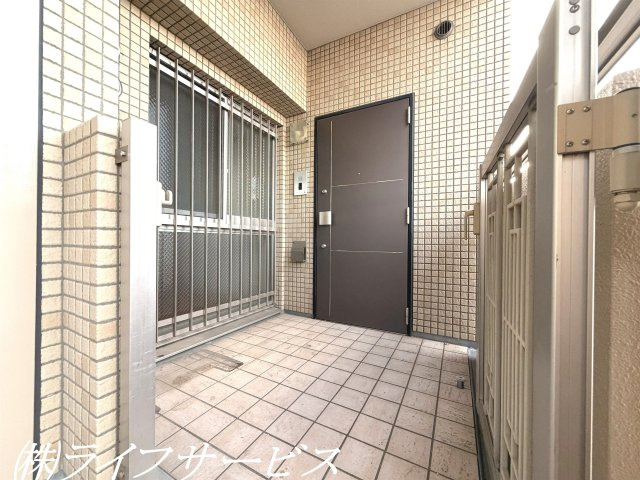 玄関／専用ポーチがある角部屋！