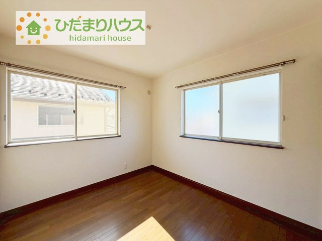 机にベットを置けば子供部屋の完成です！