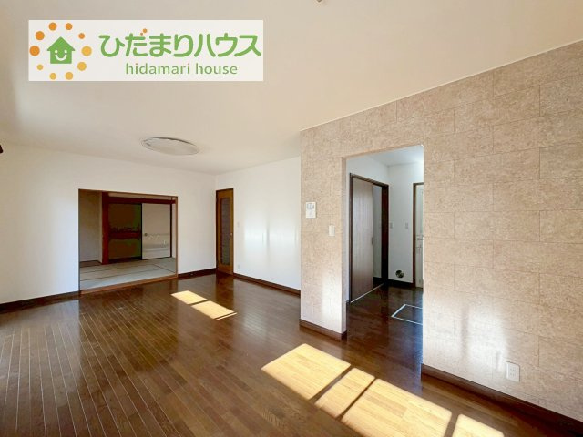 早くお仕事終わらせて、家に帰りたくなるようなリビングです(^^♪
