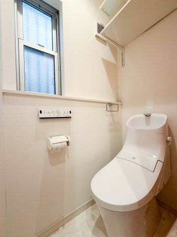 清潔感のあるトイレスペース（一部VR家具消加工箇所有）