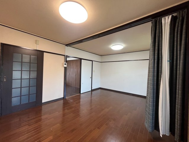 LDKからは引き戸開閉で北側5帖洋室へ行けます