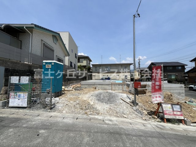 現在建築中の外観画像です。ご内覧は同じメーカーの完成物件へご案内いたしますので、いつでもご相談ください！