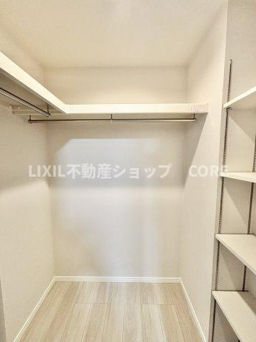 ウォークインクローゼットのある住まいで収納上手な生活を実現！