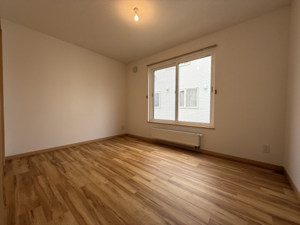 【江別市ゆめみ野南町 中古戸建の洋室】