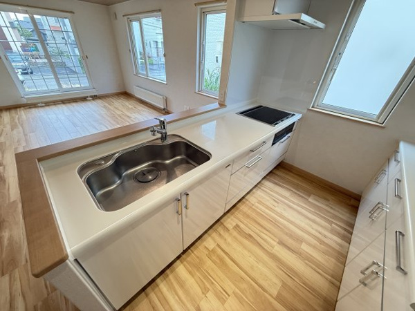 【江別市ゆめみ野南町 中古戸建のキッチン】