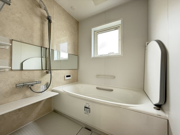 【江別市ゆめみ野南町 中古戸建の浴室】