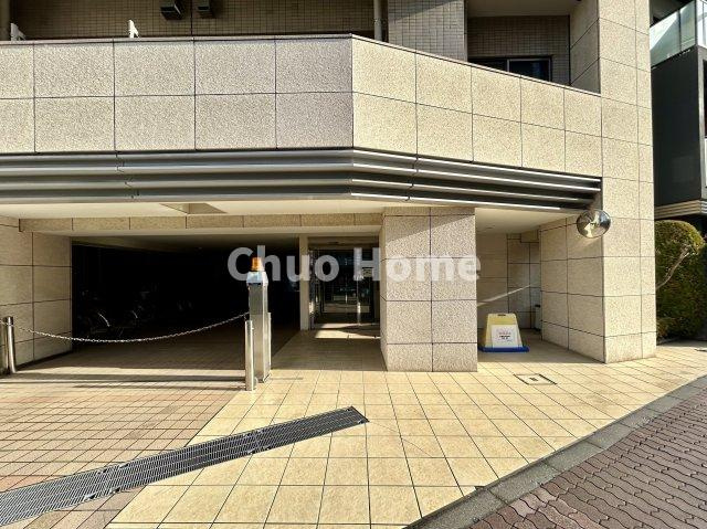 【エントランス】マンションのエントランスは、その物件の印象を決める、顔とも言える場所です。毎日通る場所ですからきれいなのが一番です。